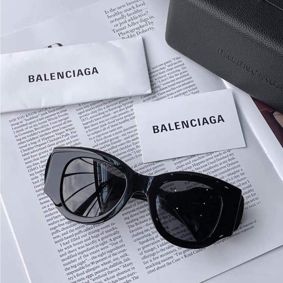 BALENCIAGA PARIS BB0070S 006 Gold BB Logo Oversized Sunglasses Black - Picture 6 of 8